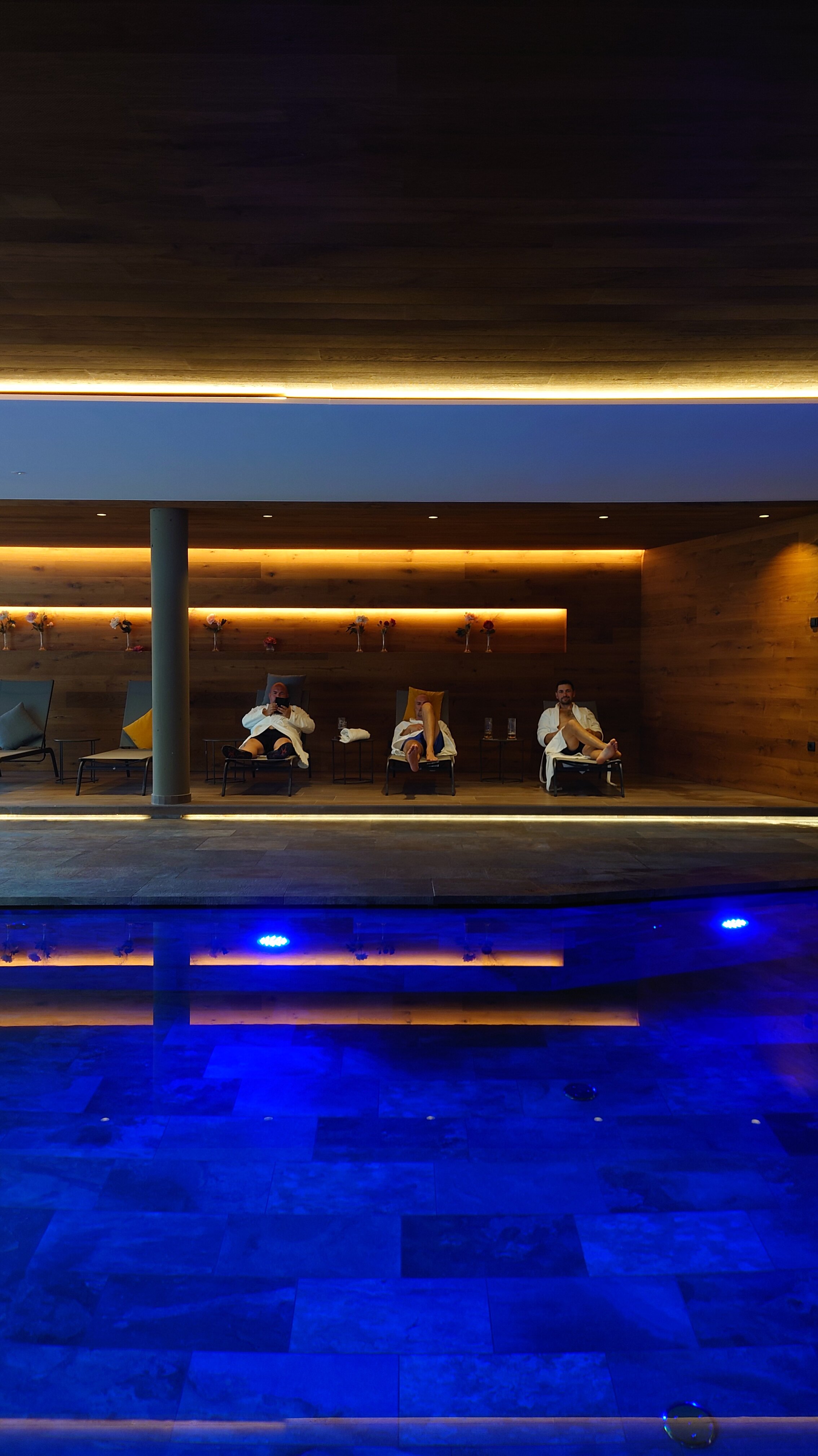 Schwarzer Adler-官方