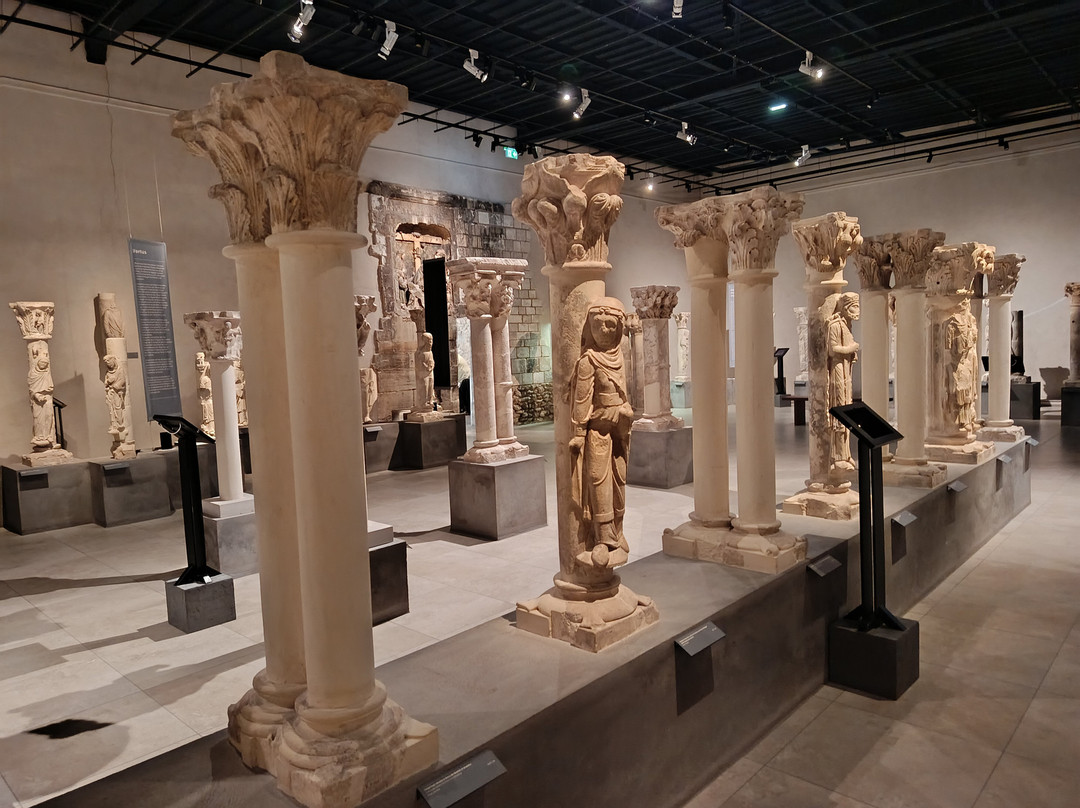 Musée du Cloître de Notre Dame-en-Vaux-香槟地区沙隆必去景点