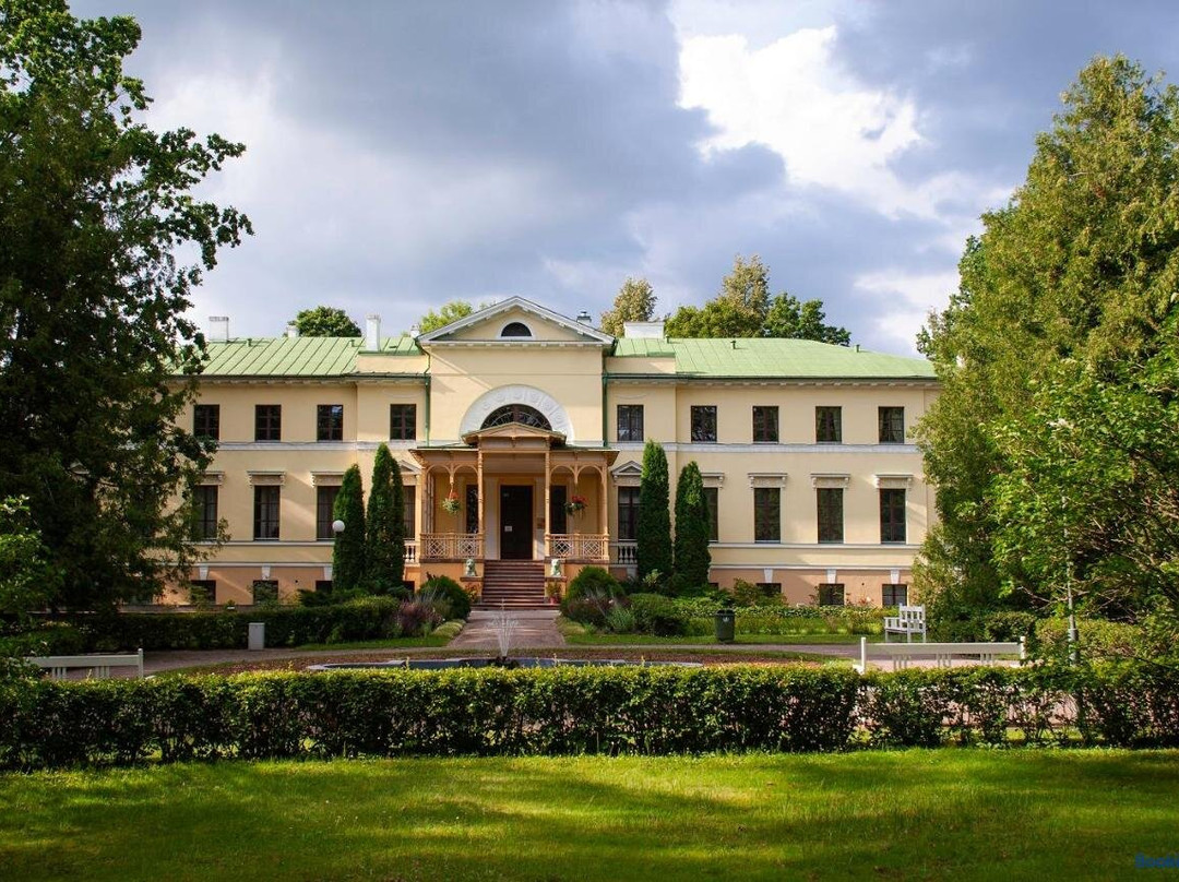 Nauksenu muiza
