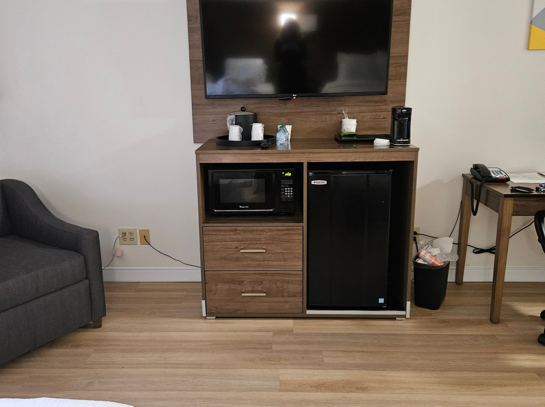 Baldwin Inn & Suites, SureStay Collection by Best Western主图