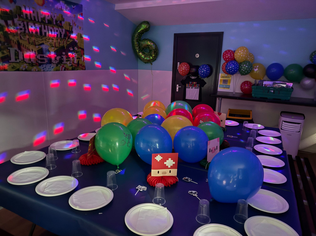 Jumpin Fun Inflatable Park Cheltenham-切尔滕纳姆必去景点