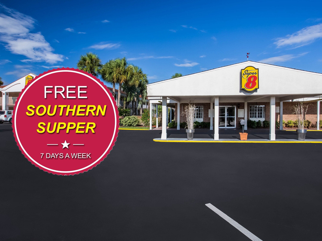 Super 8 By Wyndham Lake City主图