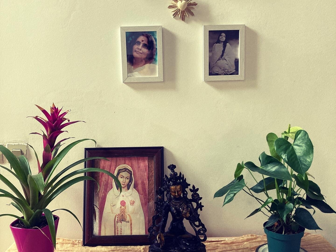 Hridaya Yoga France-Saint-Just-d'Avray必去景点