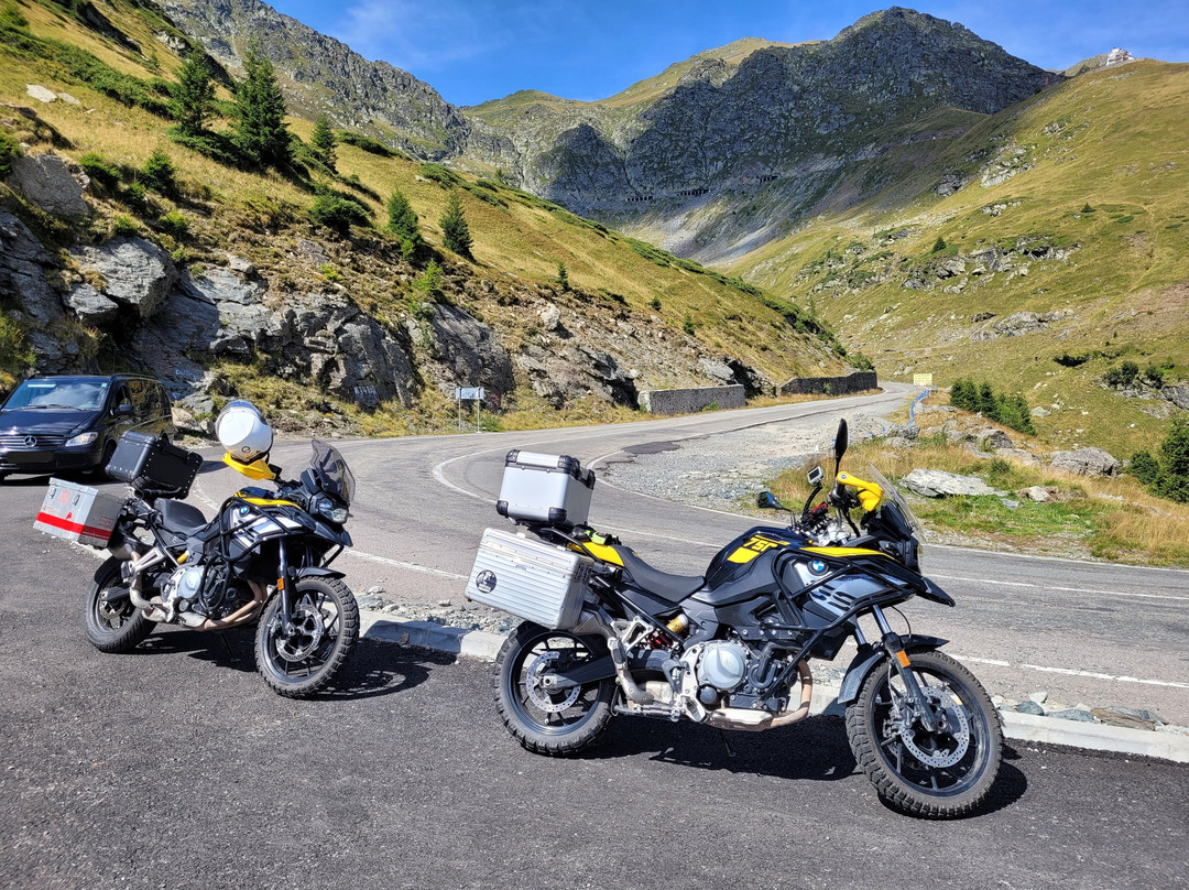 Adventure Motorcycle Tours-图尔达必去景点