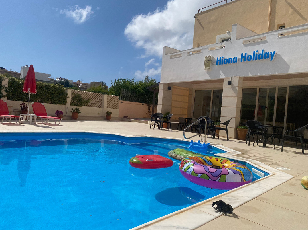 Hiona Holiday Hotel主图