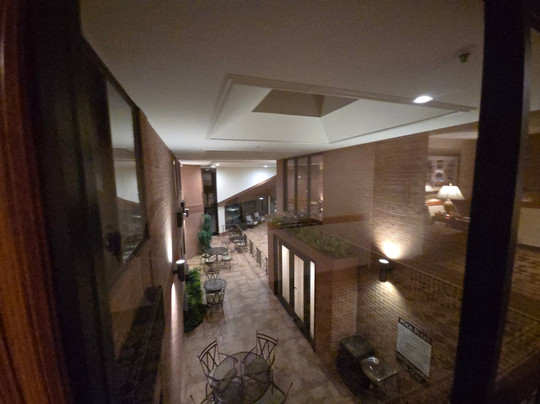 安阿伯丽晶套房酒店主图