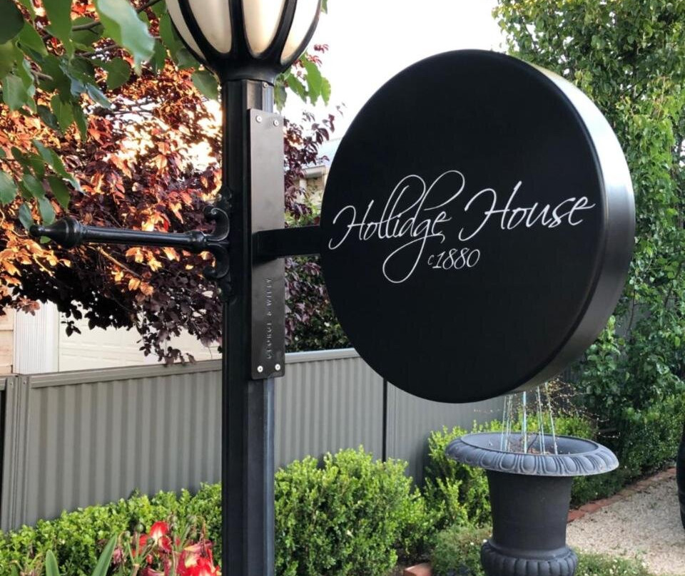 Hollidge House Apartments