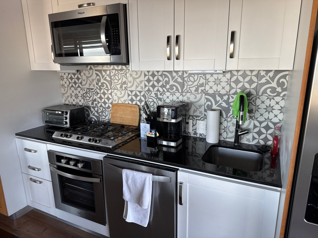 Chictini by Pinnacle-瓦拉塔港必去景点