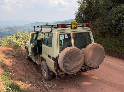 Adventure In The Wild Safaris-坎帕拉必去景点