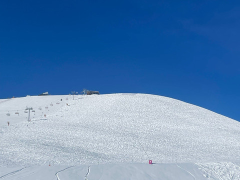Alpe d'Huez-阿尔普迪埃必去景点