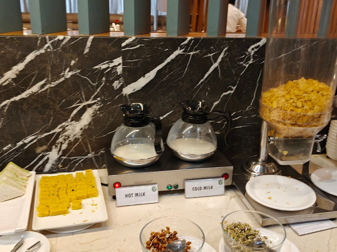 AJ Grand Hotel