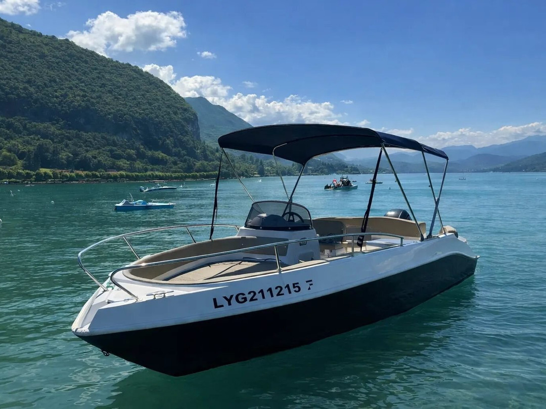 V-Boat-安纳西必去景点