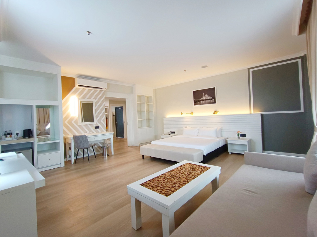 槟城拉亚酒店主图