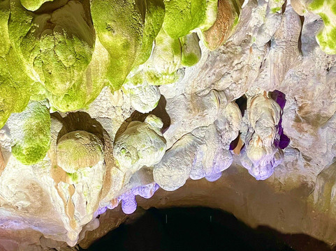 Vrelo Cave-Dolna Matka必去景点