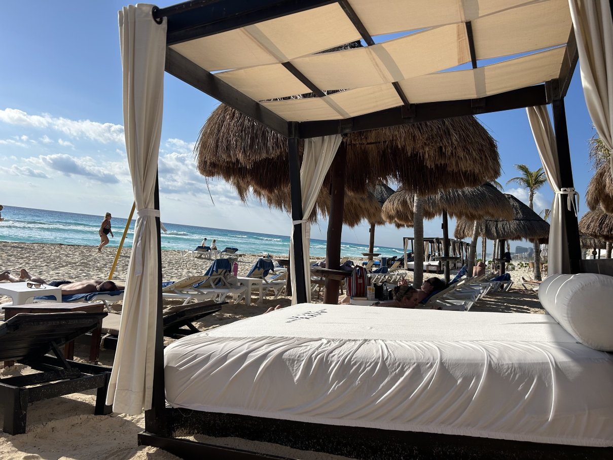 坎昆NYX酒店-泳池