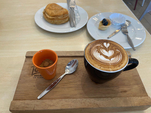 Love Bread Cafe & Bistro