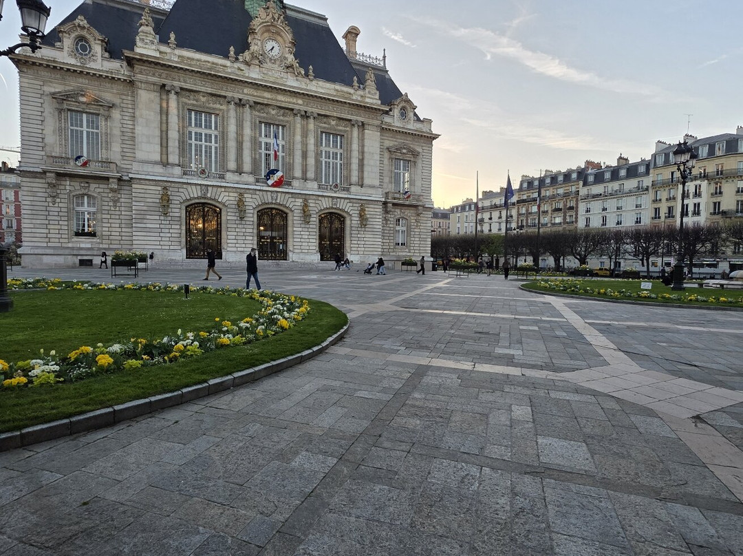 Hotel de Ville-勒瓦卢瓦-佩雷必去景点