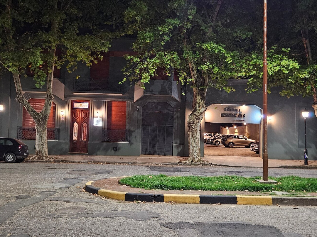 帕皮罗斯酒店主图