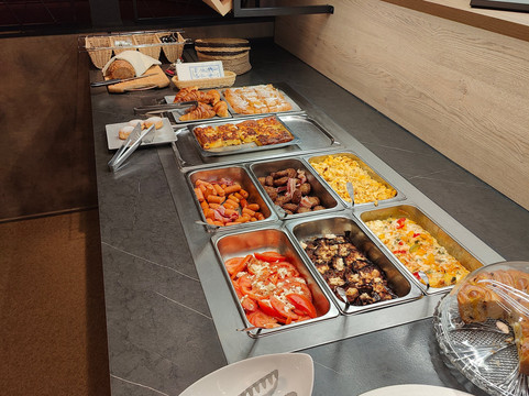 艾锡昂酒店主图