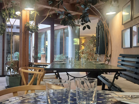 艾利翁酒店主图