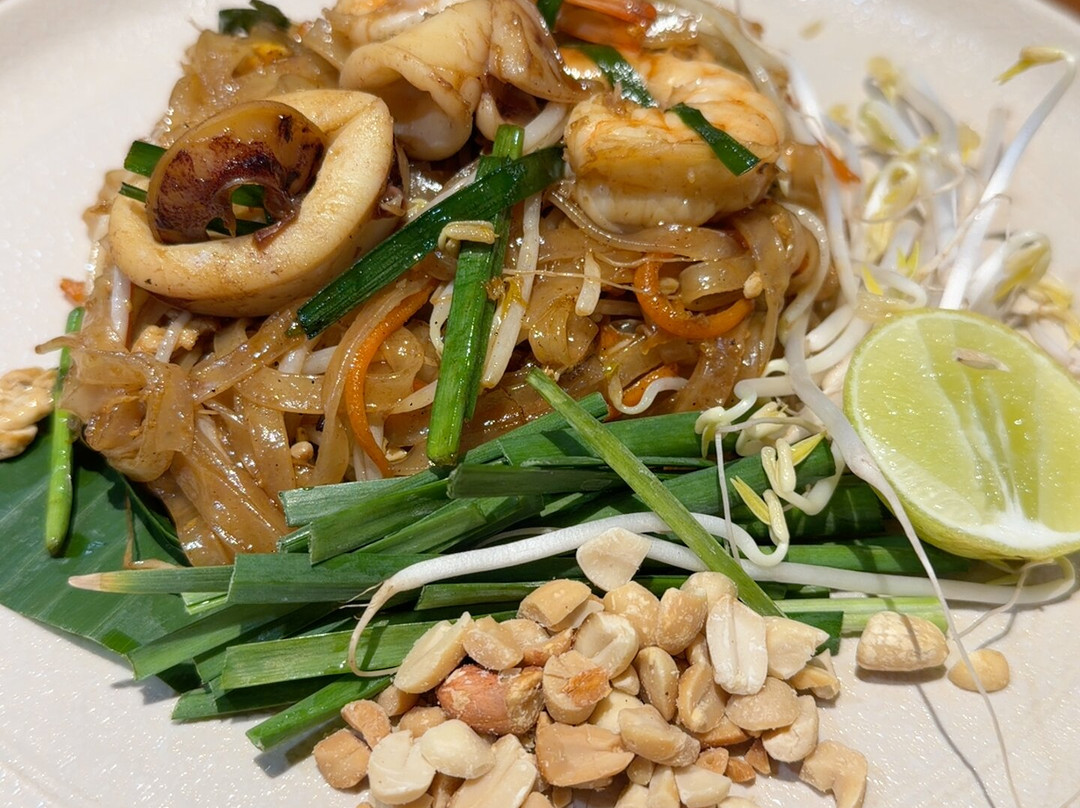 Thai Market Restaurant - Phan Xích Long
