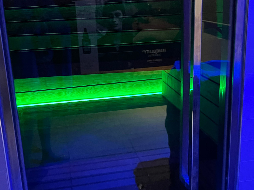 乐敦套房酒店主图