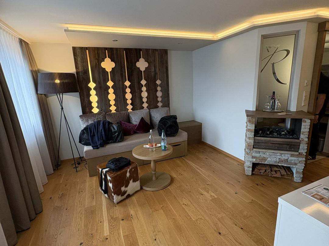 达斯露贝扎希尔酒店主图