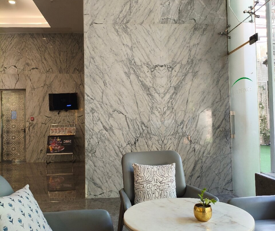 孟买金翅雀酒店主图