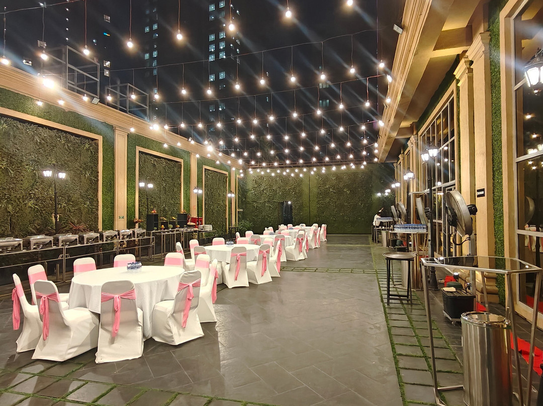 塞恩好莱坞星球酒店主图