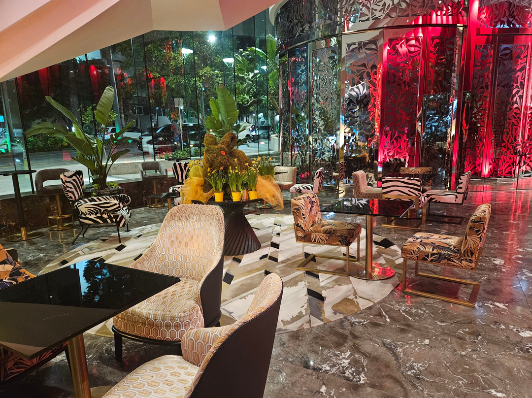 埃坡瑞欧南岸酒店主图