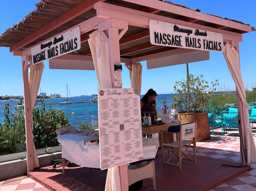 Massage Beach Ibiza-博萨海滩必去景点