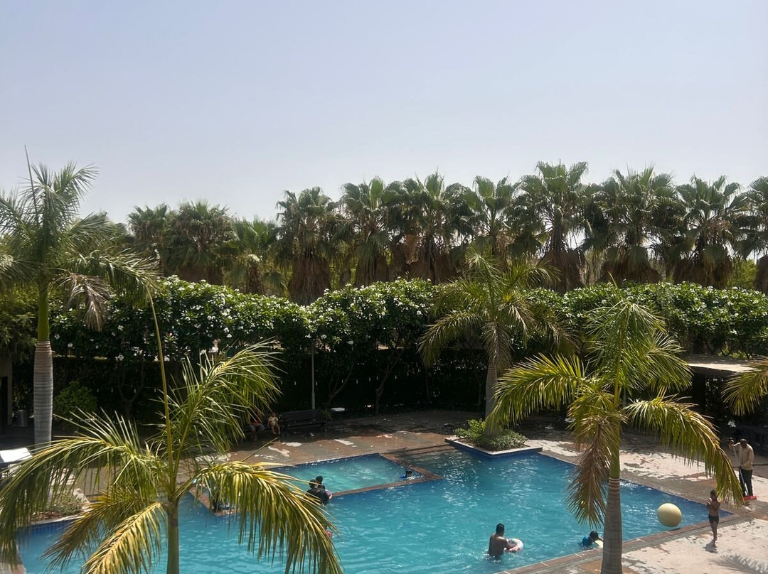 Hillcrest Hotel & Resort主图