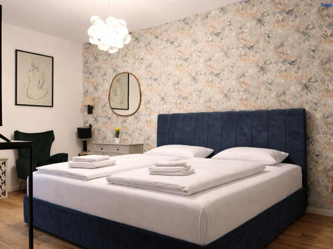 Triangle Hotel