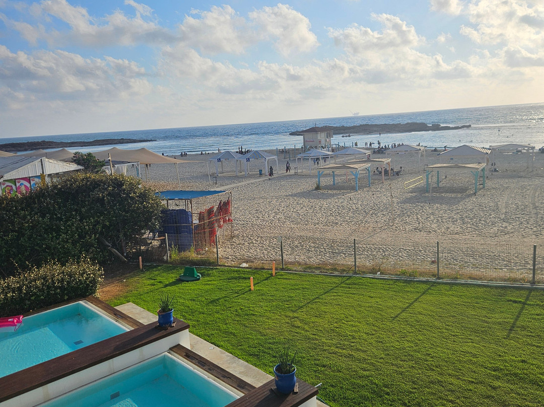 Nahsholim Beach Hotel主图