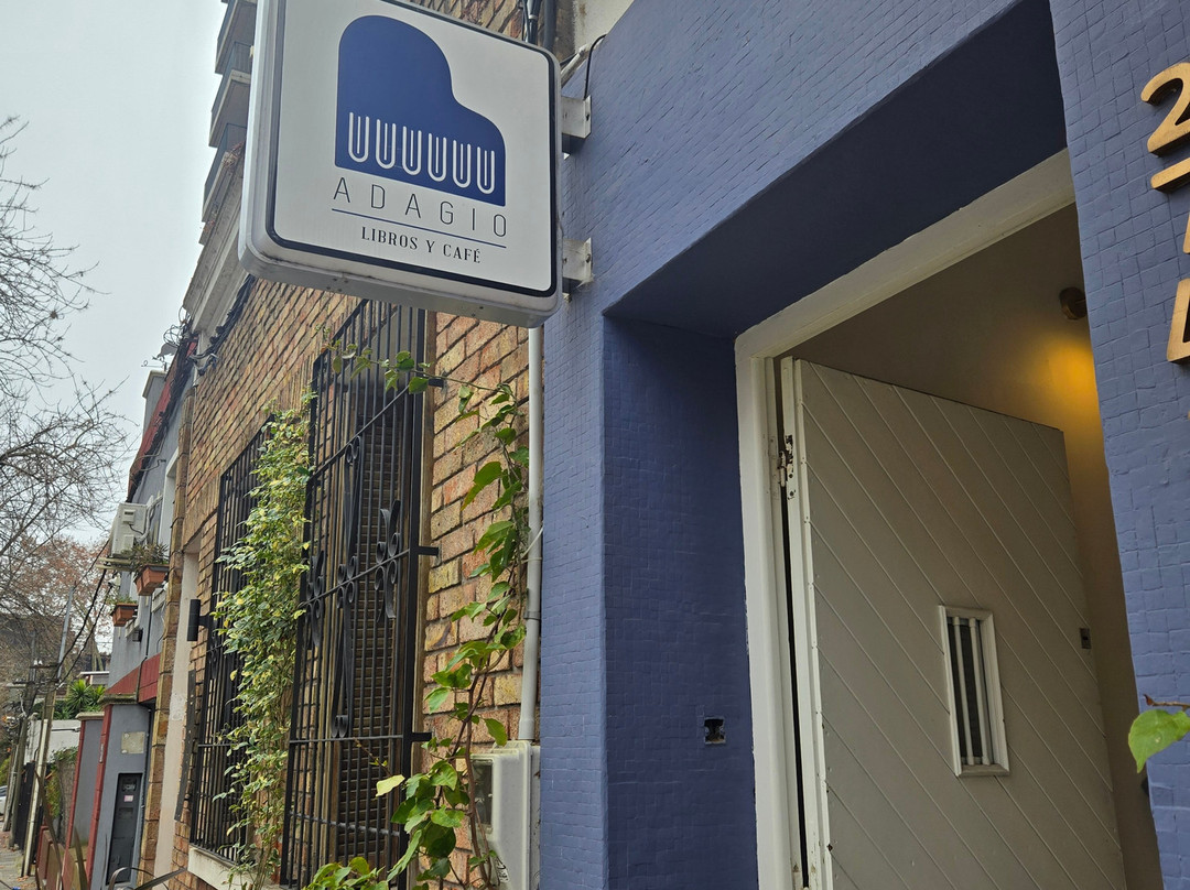 Adagio Librería Café