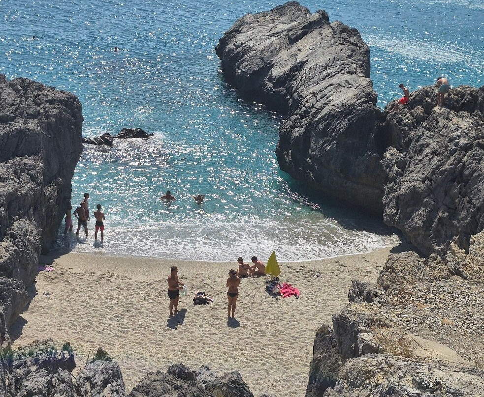 Ammoudaki Beach-Ammoudi必去景点