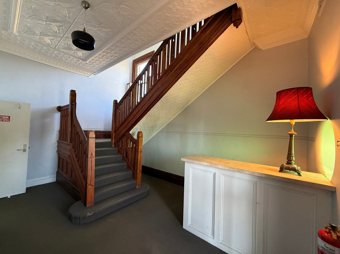 Thoroughbred Hotel