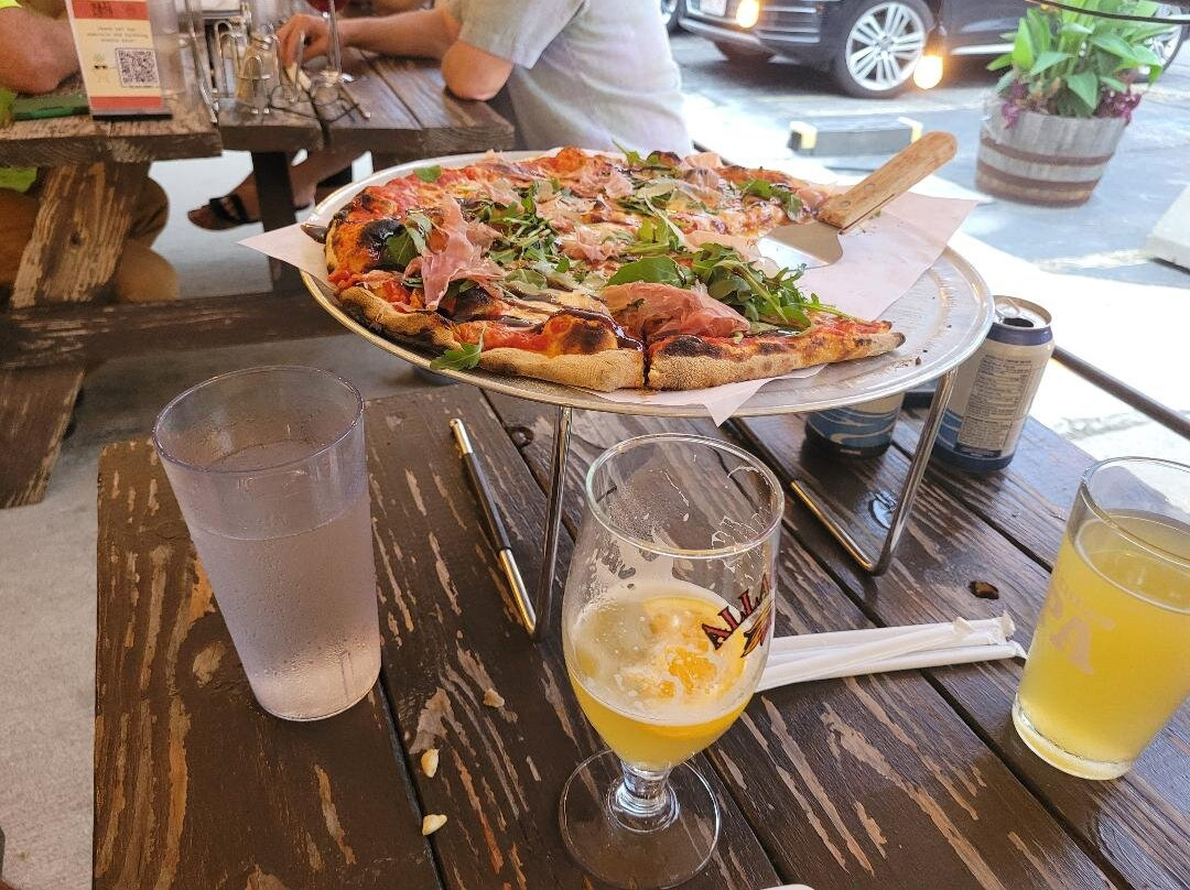 Max and Leo's Artisan Pizza