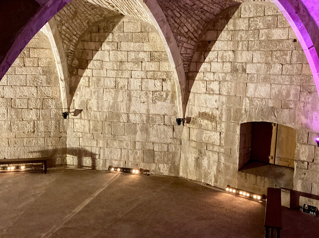 Tours De Navarre Et D'Orval-Langres必去景点