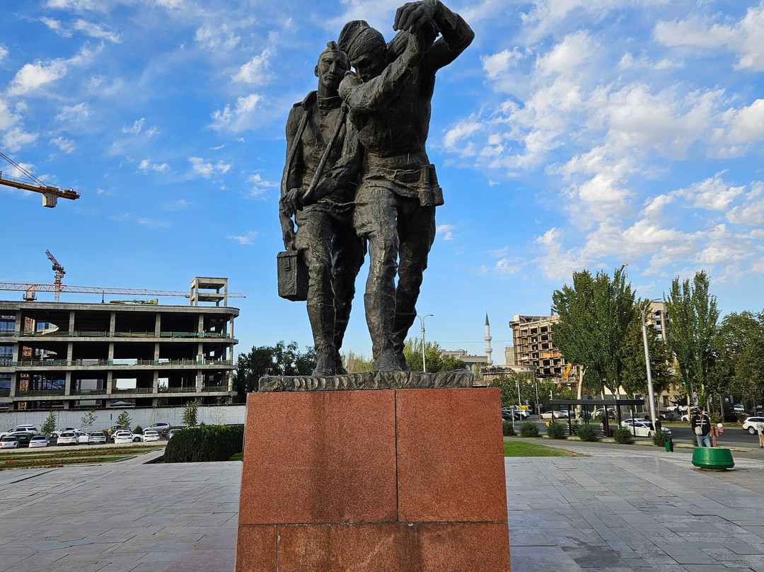 Victory Square-比斯凯克必去景点