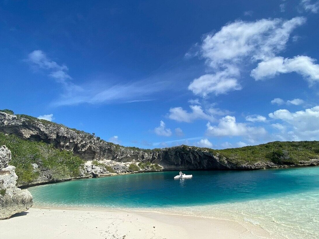 Dean's Blue Hole-Clarence Town必去景点