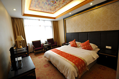 嘉绒鑫宫大酒店主图