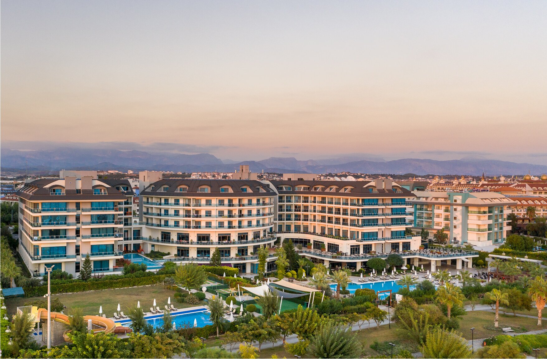 Commodore Elite Suites & Spa-官方