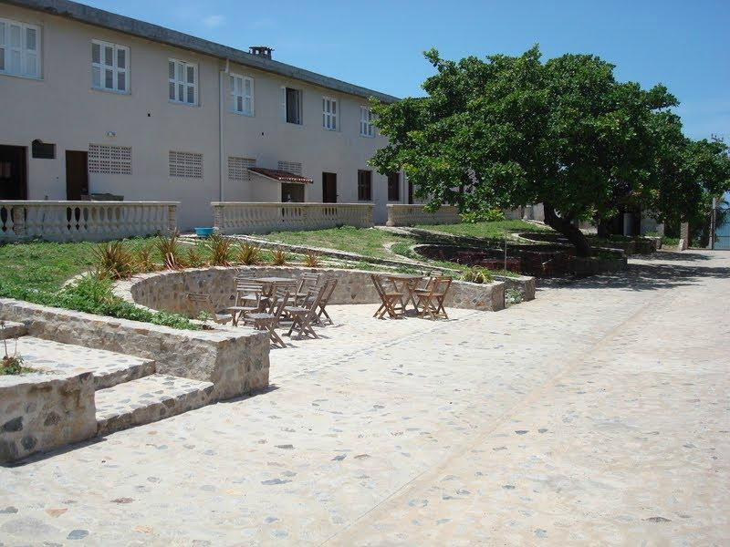 Hotel Iparana Paradise