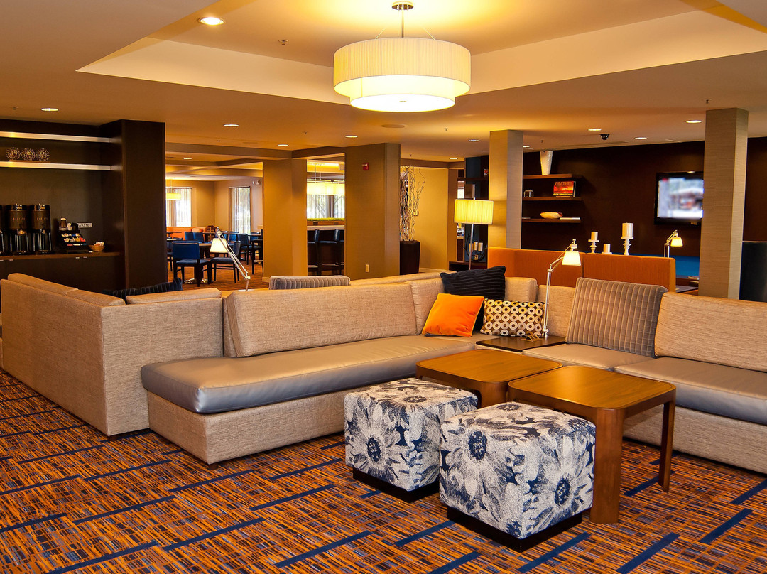 Courtyard by Marriott Cincinnati Airport主图