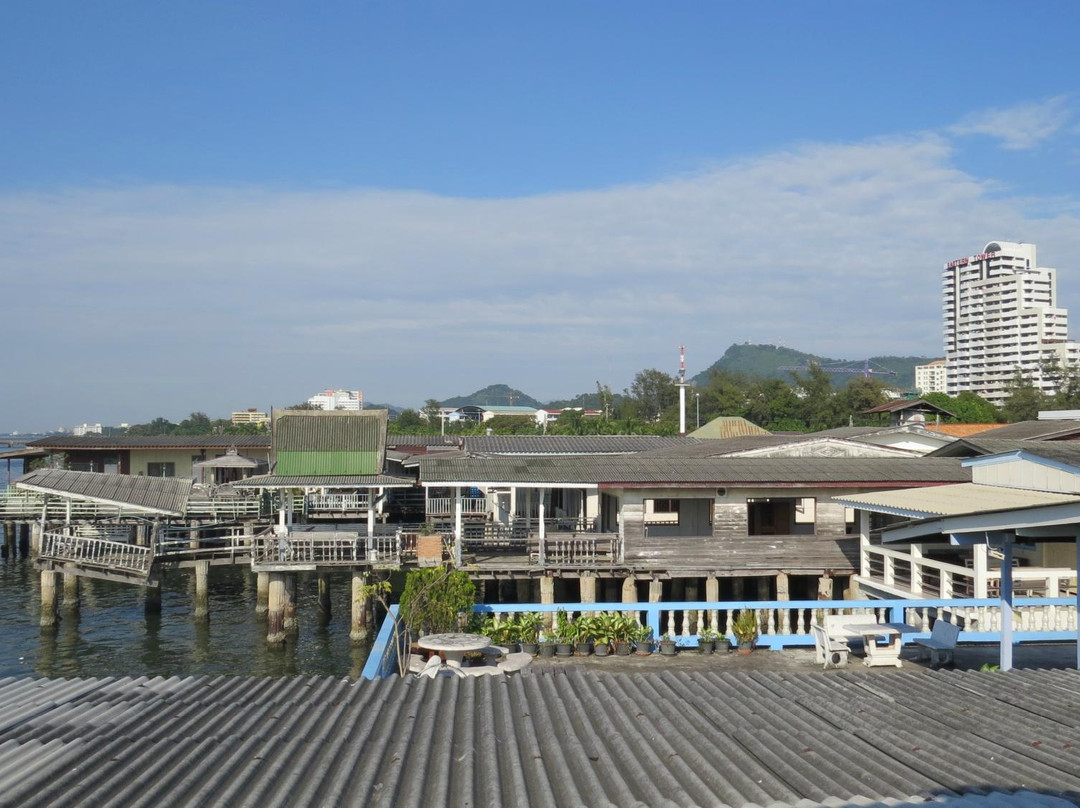 Samchai Resort