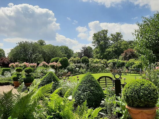 Chenies Manor House And Gardens-Chenies必去景点