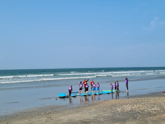 Natural Surf School景点图片