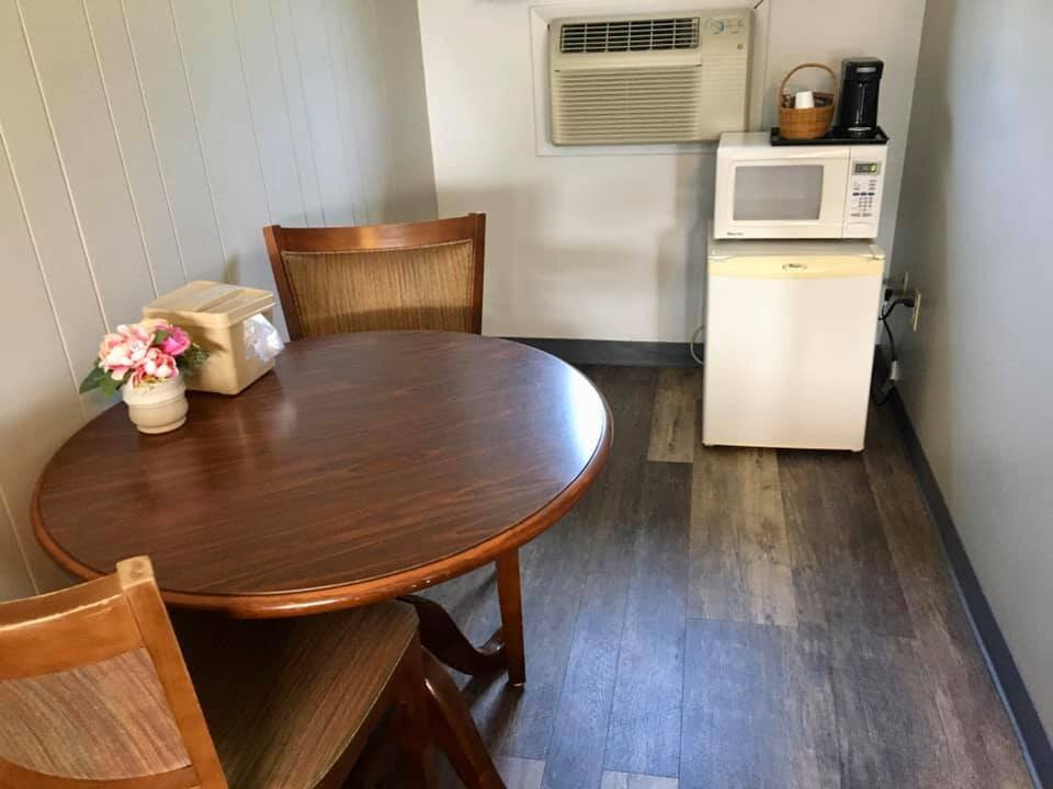 Glass House Inn主图