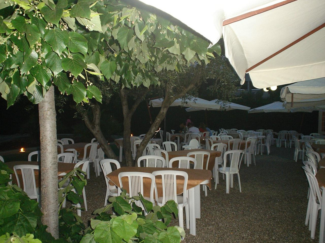 Parco Scizzo - Parchitello餐馆和美食-Quarti di Luna